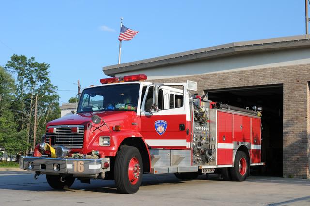 Engine 716B in front of Station 16